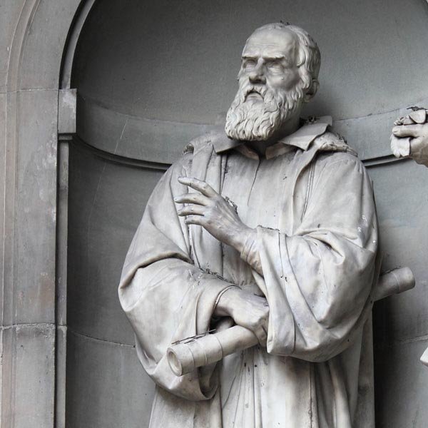 statue of Galileo Galilei